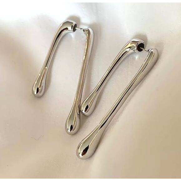 NEW Earrings Unique Water Drop Front Back Drippy Drop pierced Trendy m28 - Picture 1 of 4